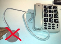 Telstra SP817 Big Button Phone, with backup power